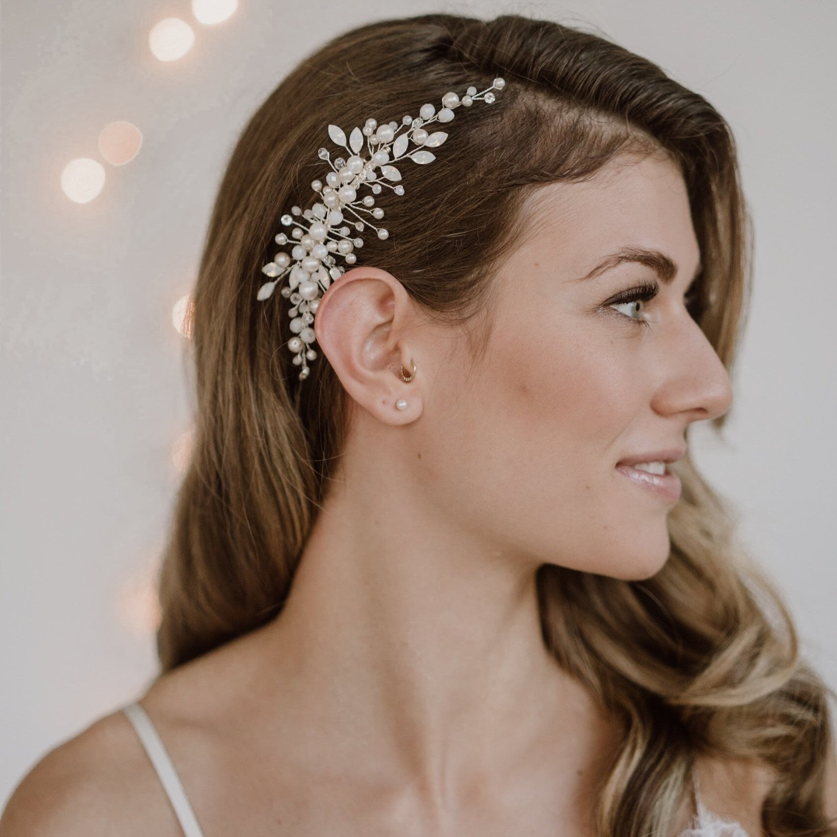 Brauthaarkamm mit Perlen und Kristallen Kris in der Farbe Silber