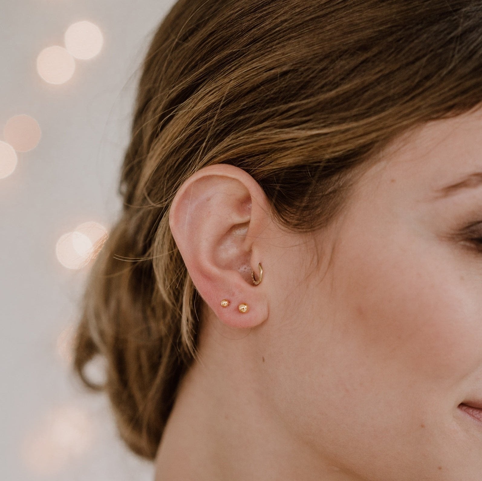 Kaya 3mm schlichte Brautohrstecker fürs 2. Ohrloch in der Farbe Gold, 21180