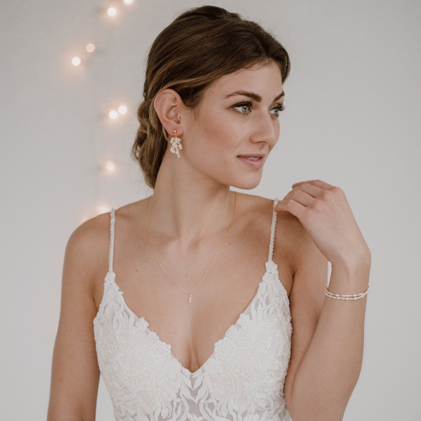 Belina Ohrringe Hochzeit mit kleinen Perlen in der Farbe Gold, 21159