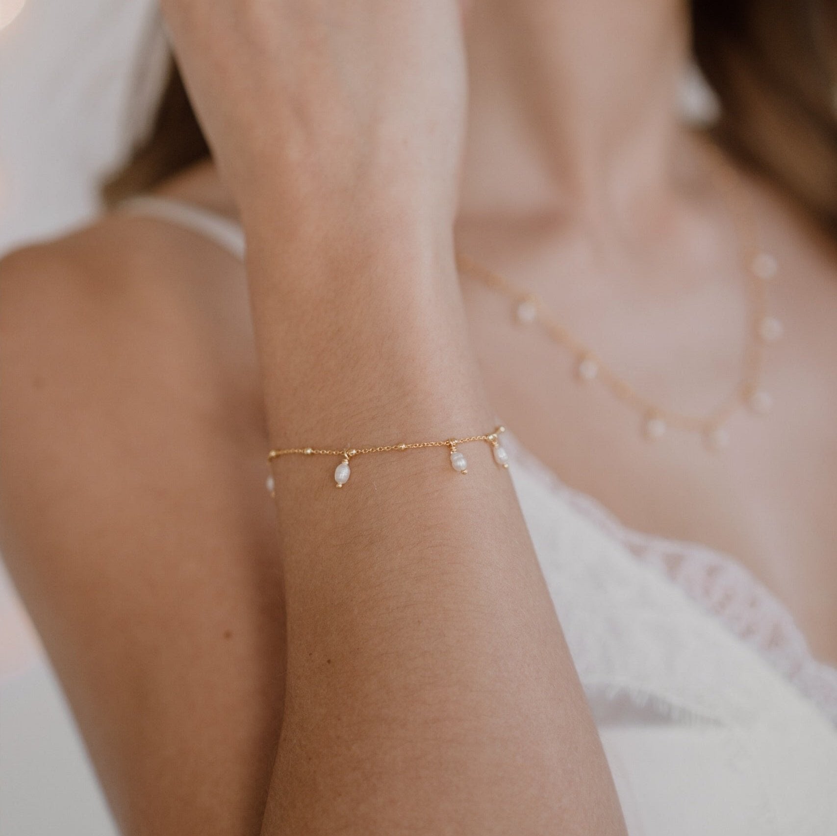 Kaya Brautarmband mit Süßwasserperlen in der Farbe Gold