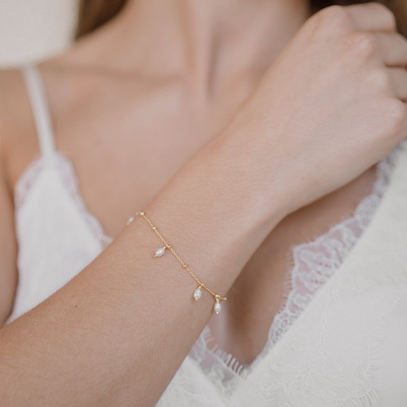 Kaya Brautarmband mit Süßwasserperlen in der Farbe Gold