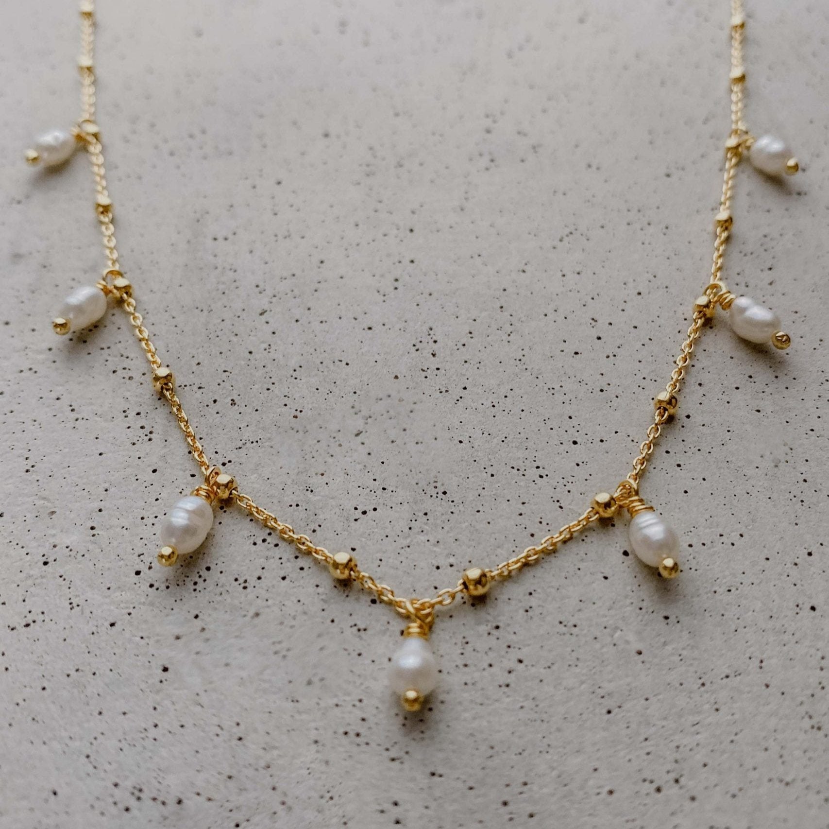 Brautkette mit Süßwasserperlen Kaya in der Farbe Gold
