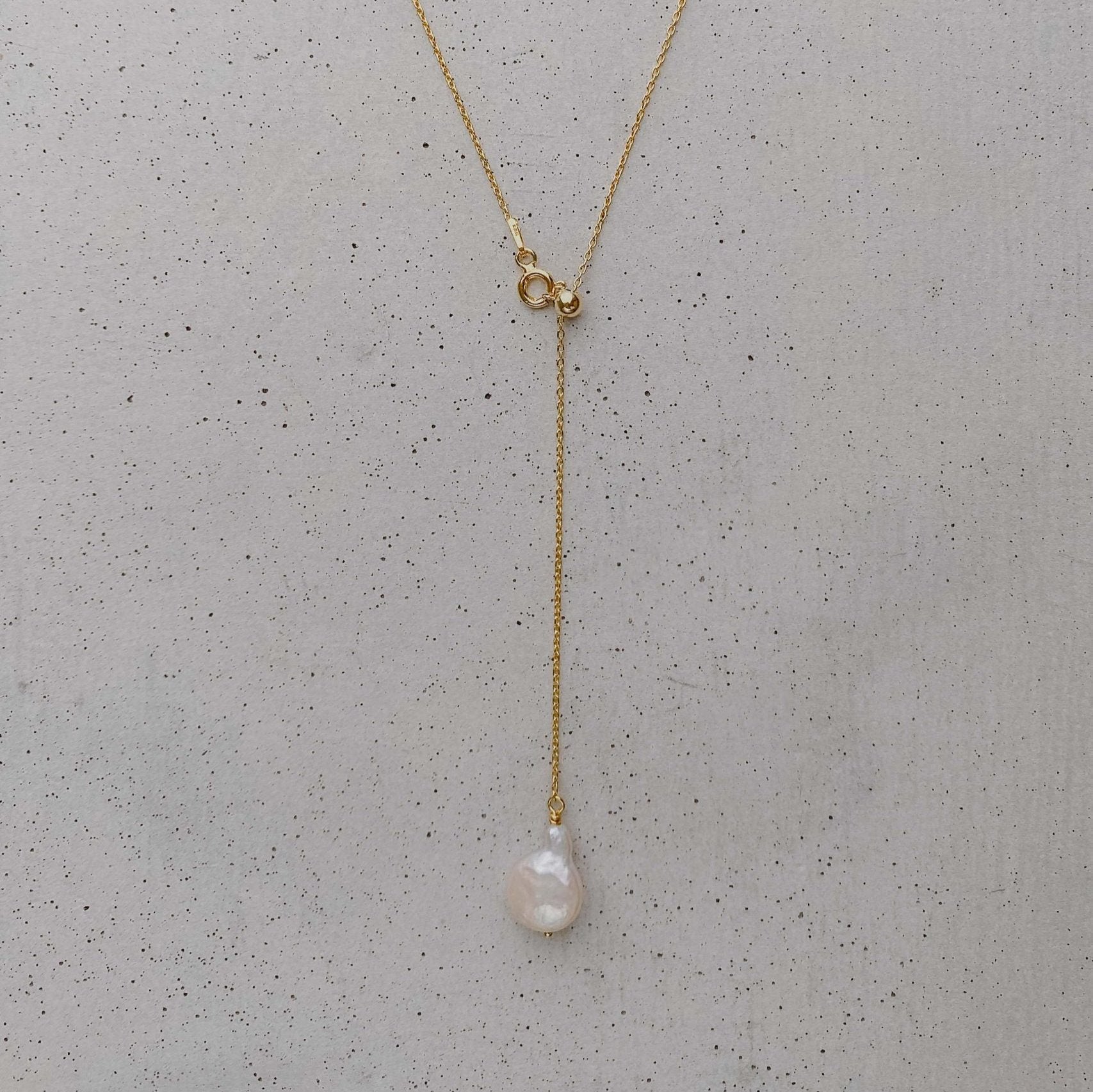 Clara Halskette mit Rückenkette Brauthalskette mit Perle, Y-Kette in der Farbe Gold, 21312