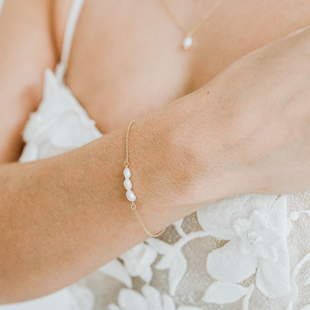 Amelie | Armband Hochzeit mit kleinen, echten Perlen