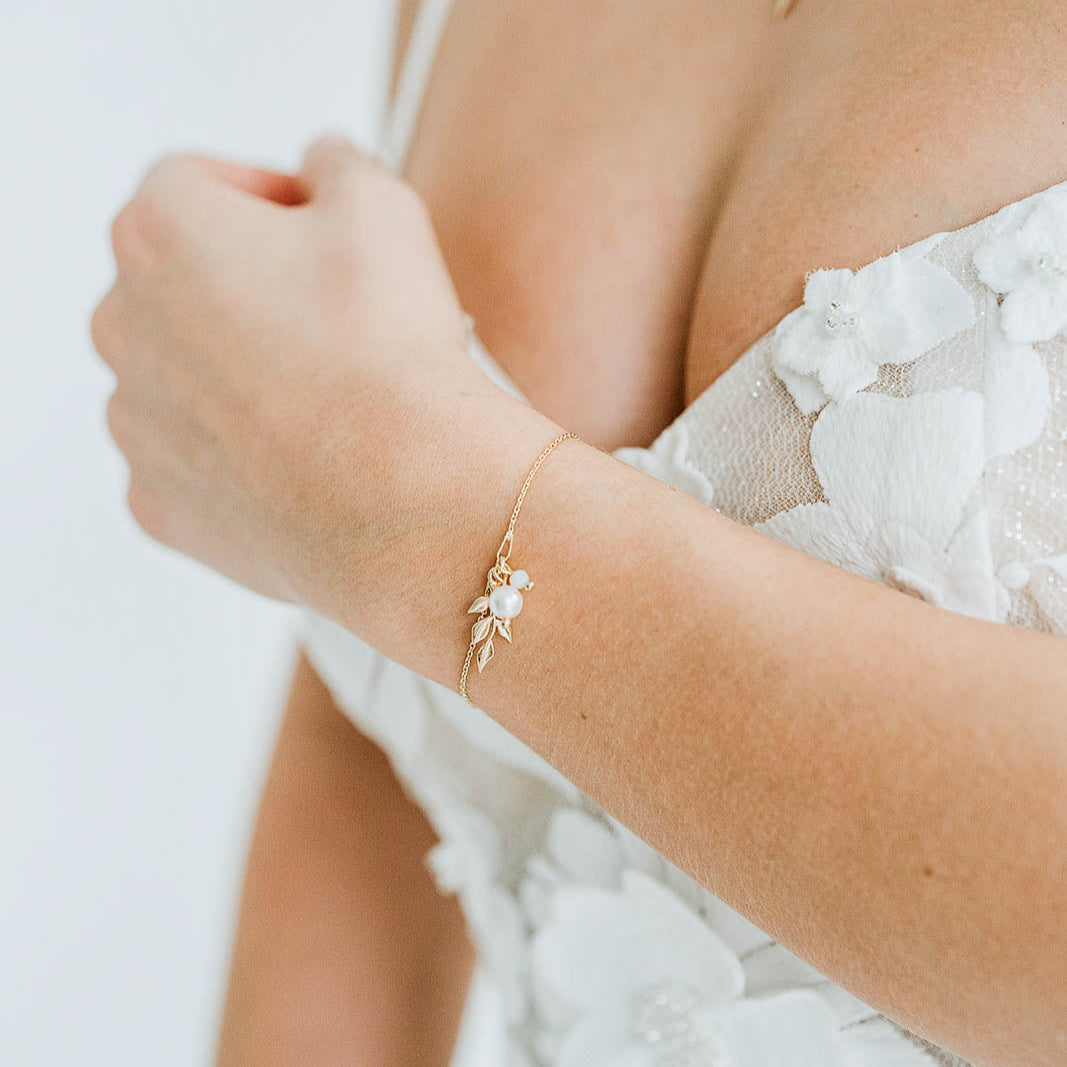 Resi | Brautarmband mit Blatt und Perle
