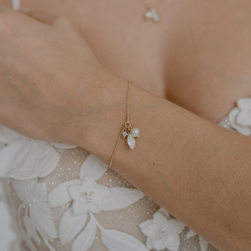 Kylie Brautschmuck Set mit Perlen und Kristallen in der Farbe Gold, 23320