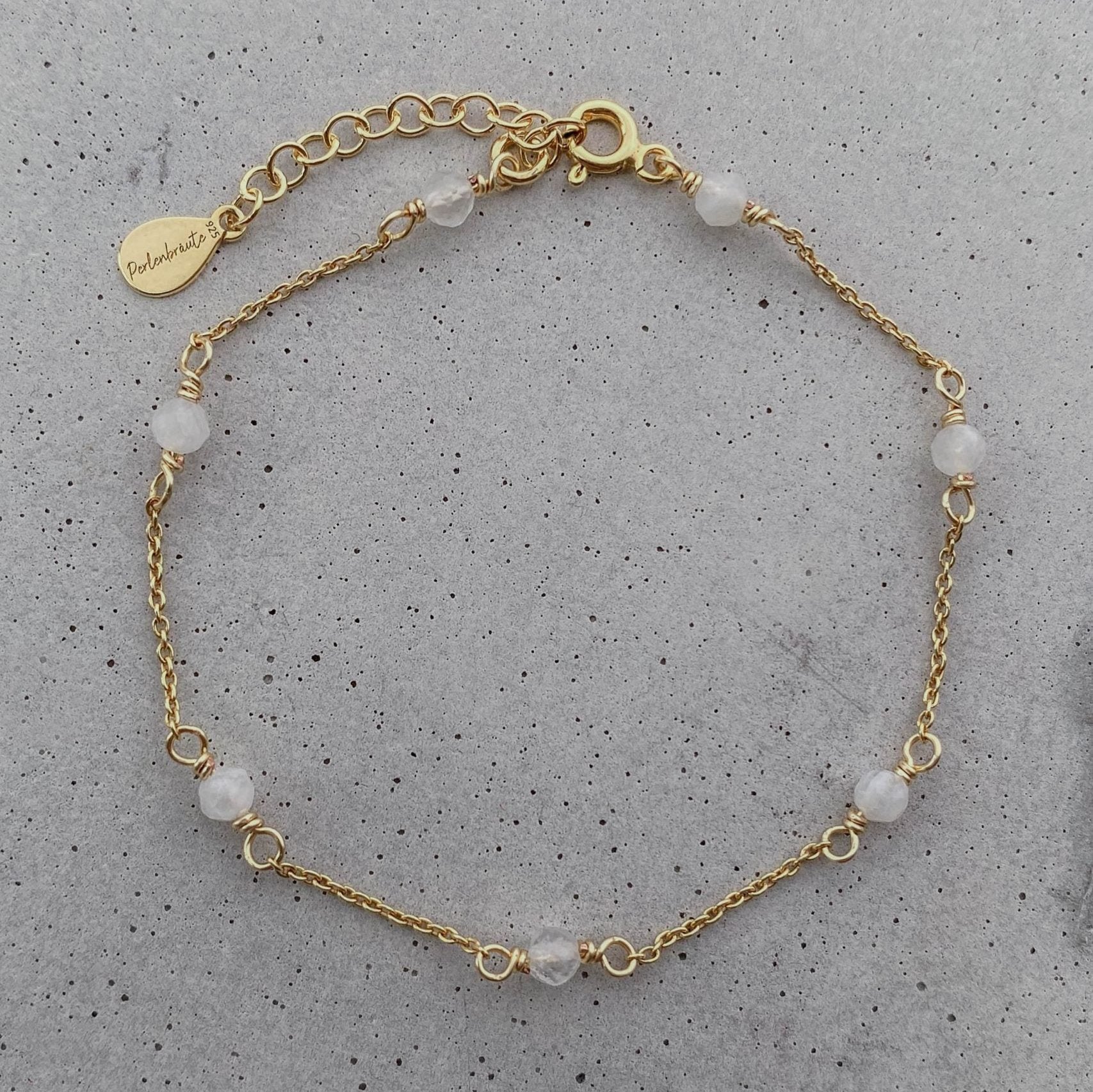 Luna Brautarmband mit Mondsteinen in der Farbe Gold