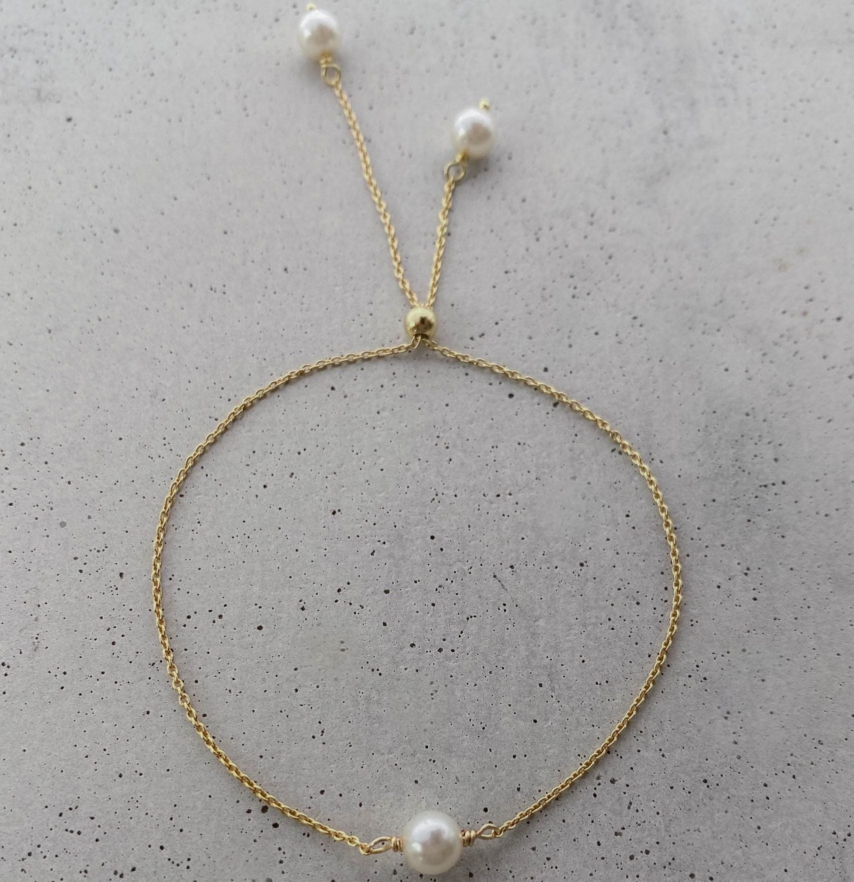 Valeria Armband Hochzeit mit Perlenanhänger verstellbar in der Farbe Gold