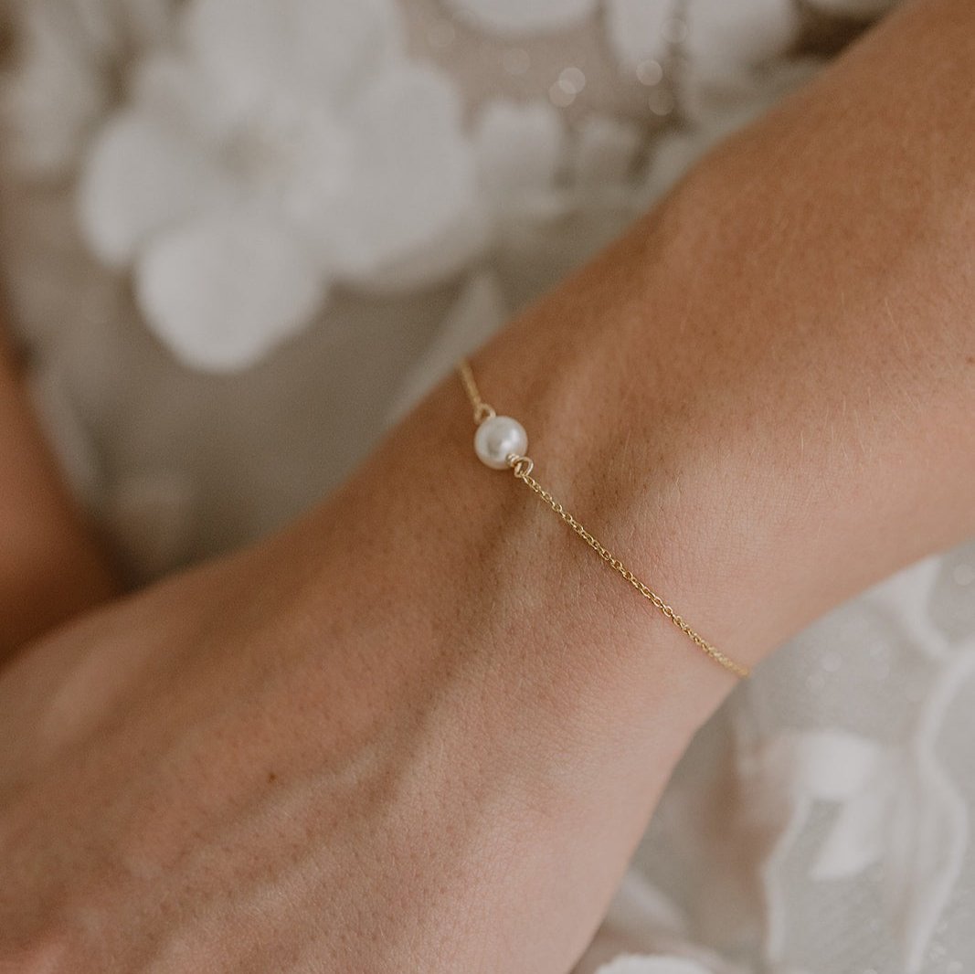 Valeria Armband Hochzeit mit Perlenanhänger verstellbar in der Farbe Gold