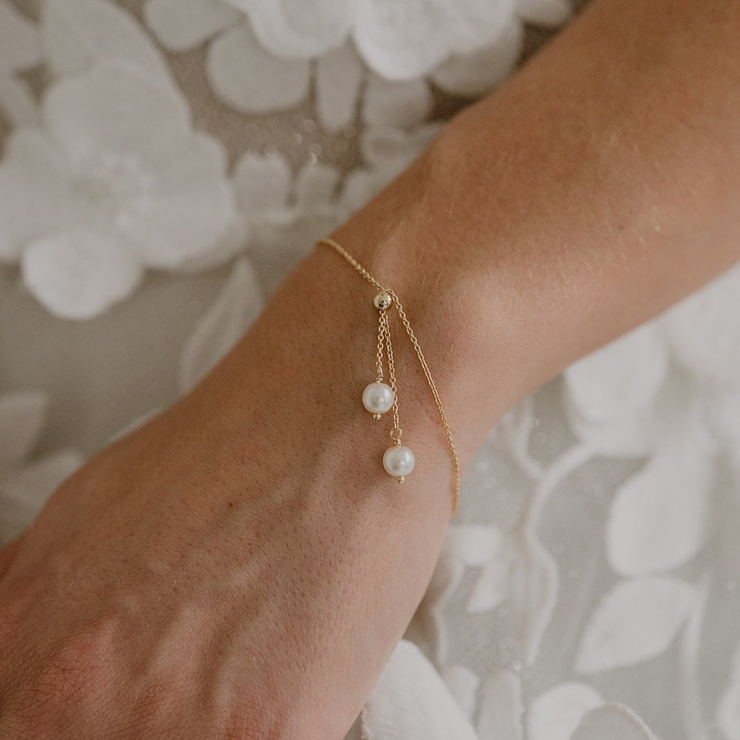 Valeria Armband Hochzeit mit Perlenanhänger verstellbar in der Farbe Gold