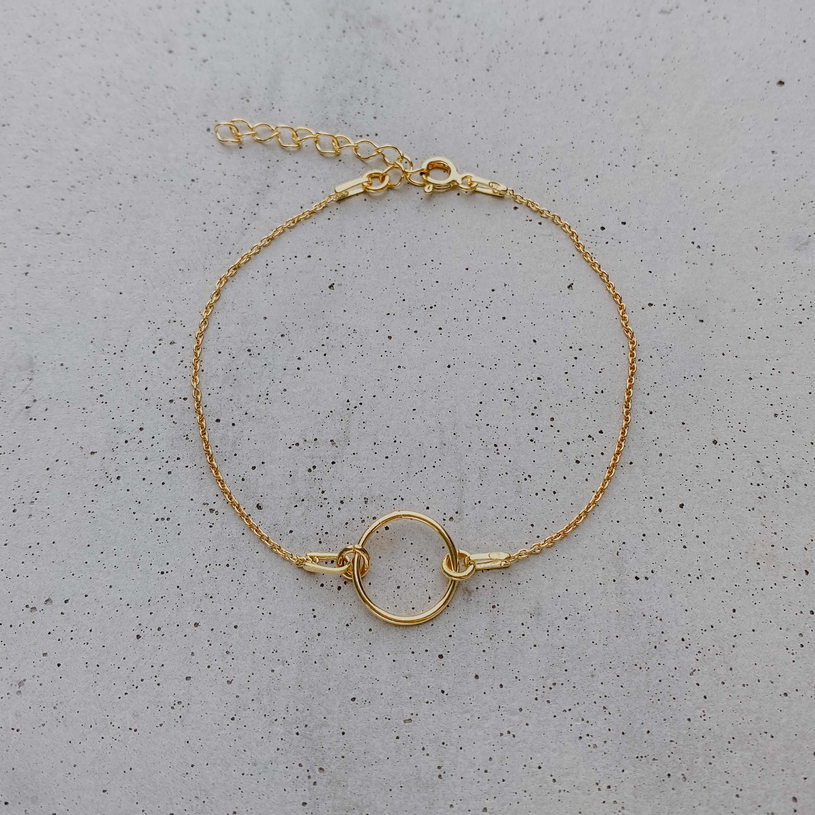 Toni Hochzeit Armband mit Kreis dezent in der Farbe Gold