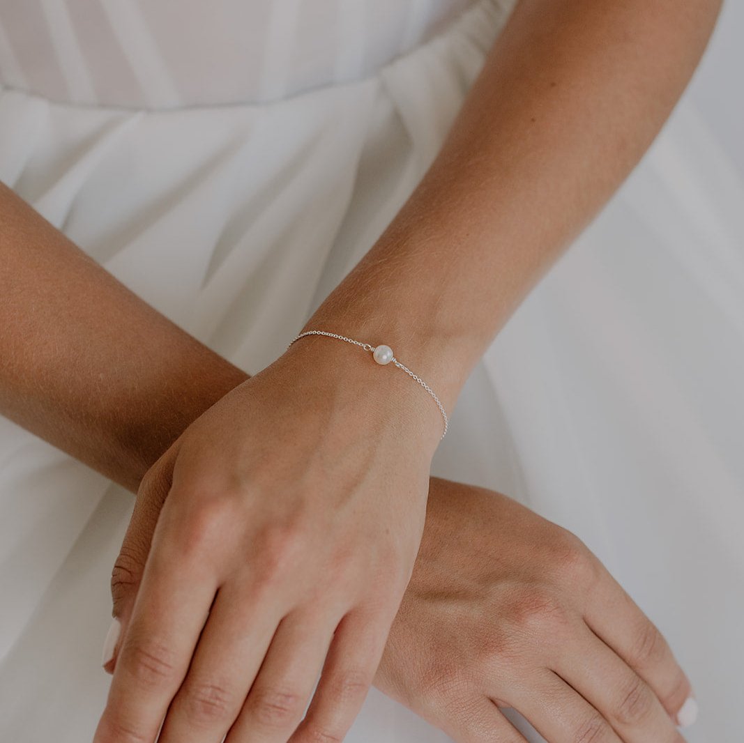 Valeria Armband Hochzeit mit Perlenanhänger verstellbar in der Farbe Silber