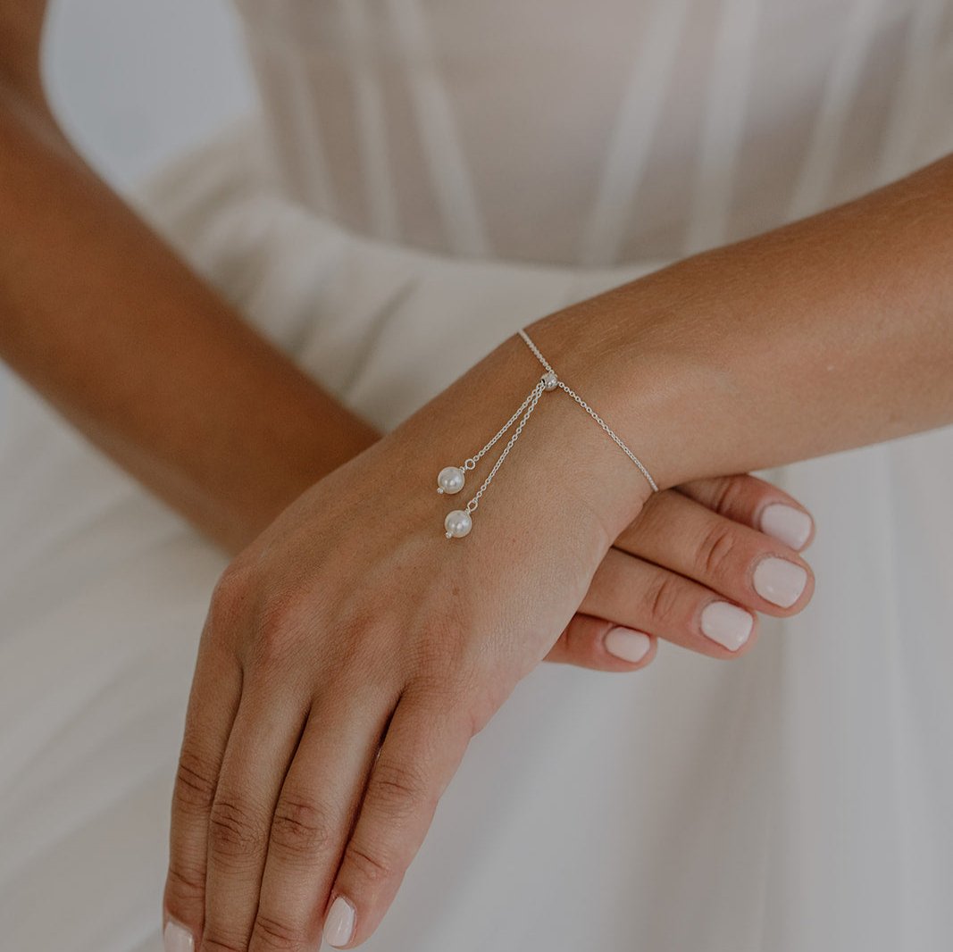 Valeria Armband Hochzeit mit Perlenanhänger verstellbar in der Farbe Silber
