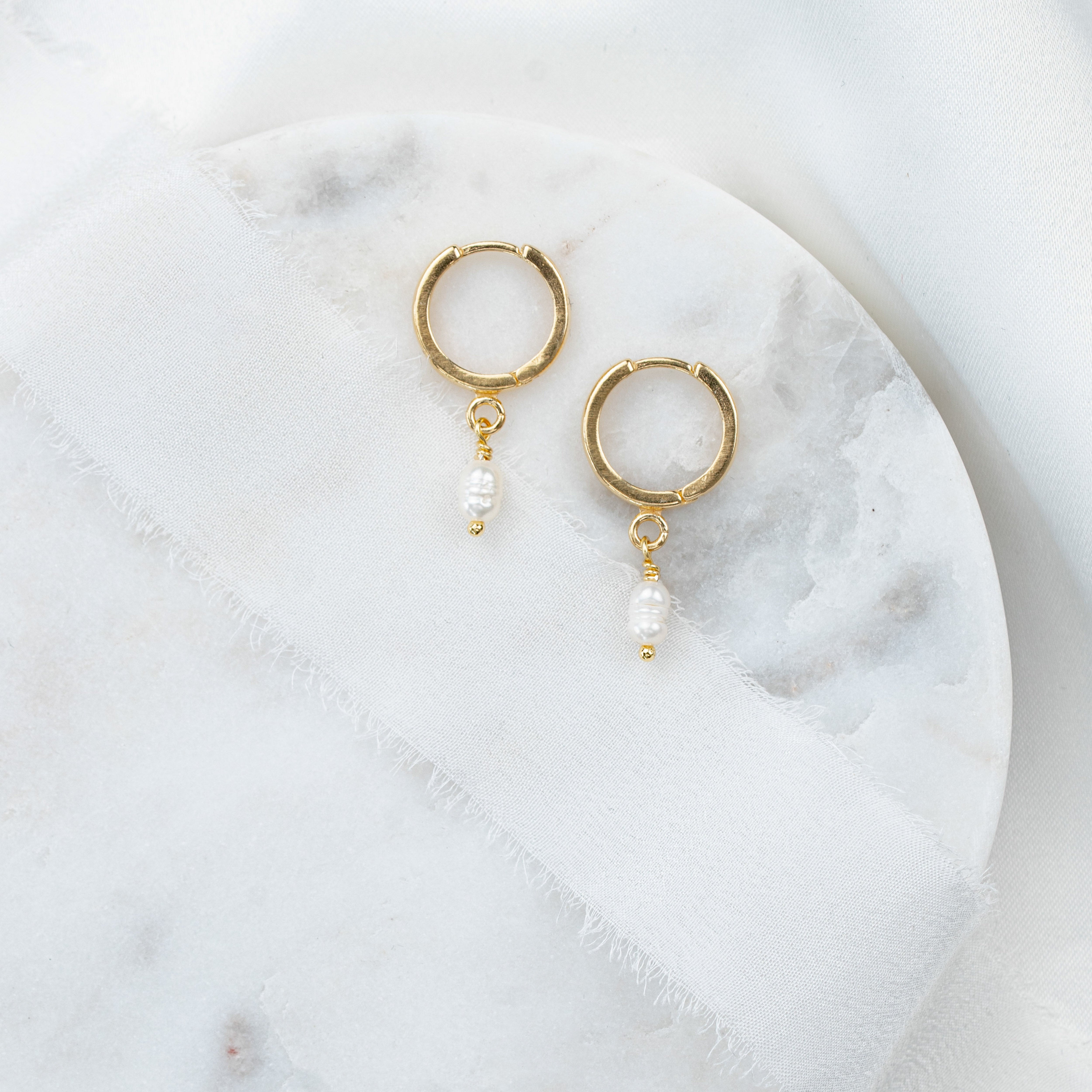 Amelie | Brautohrringe - Creolen mit echter Perle