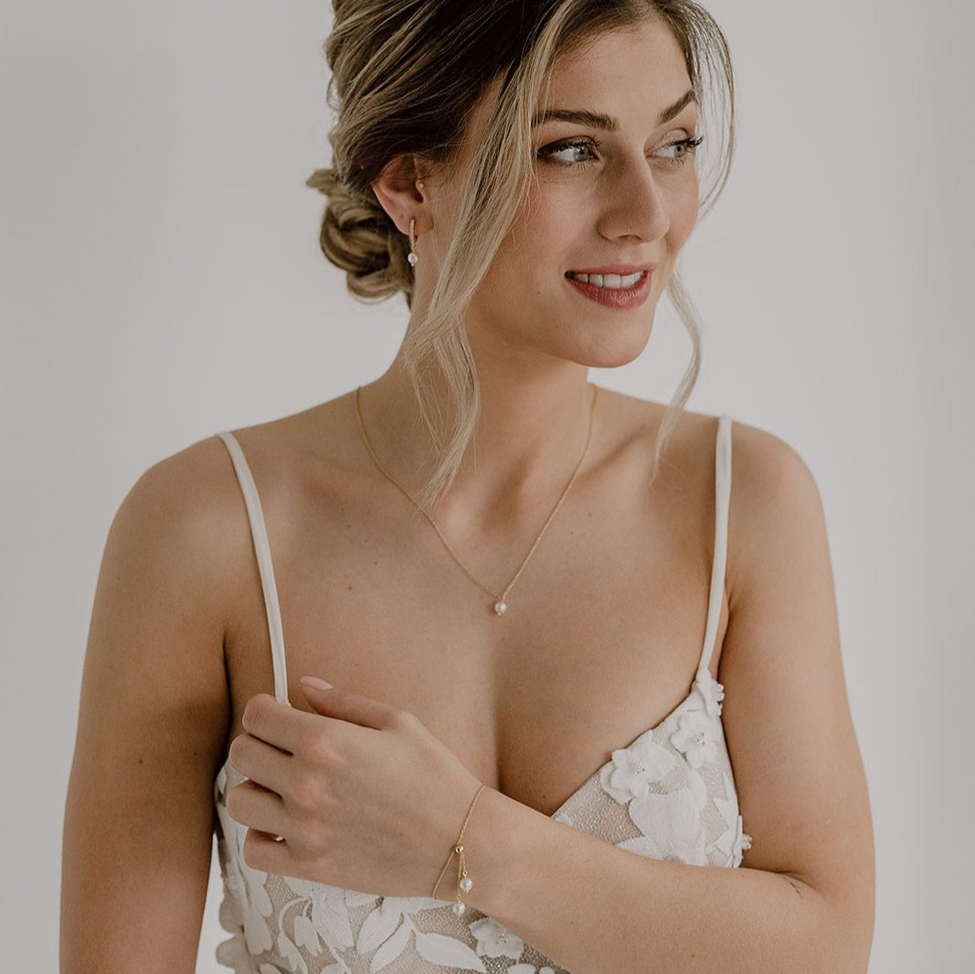 Valeria Armband Hochzeit mit Perlenanhänger verstellbar in der Farbe Gold