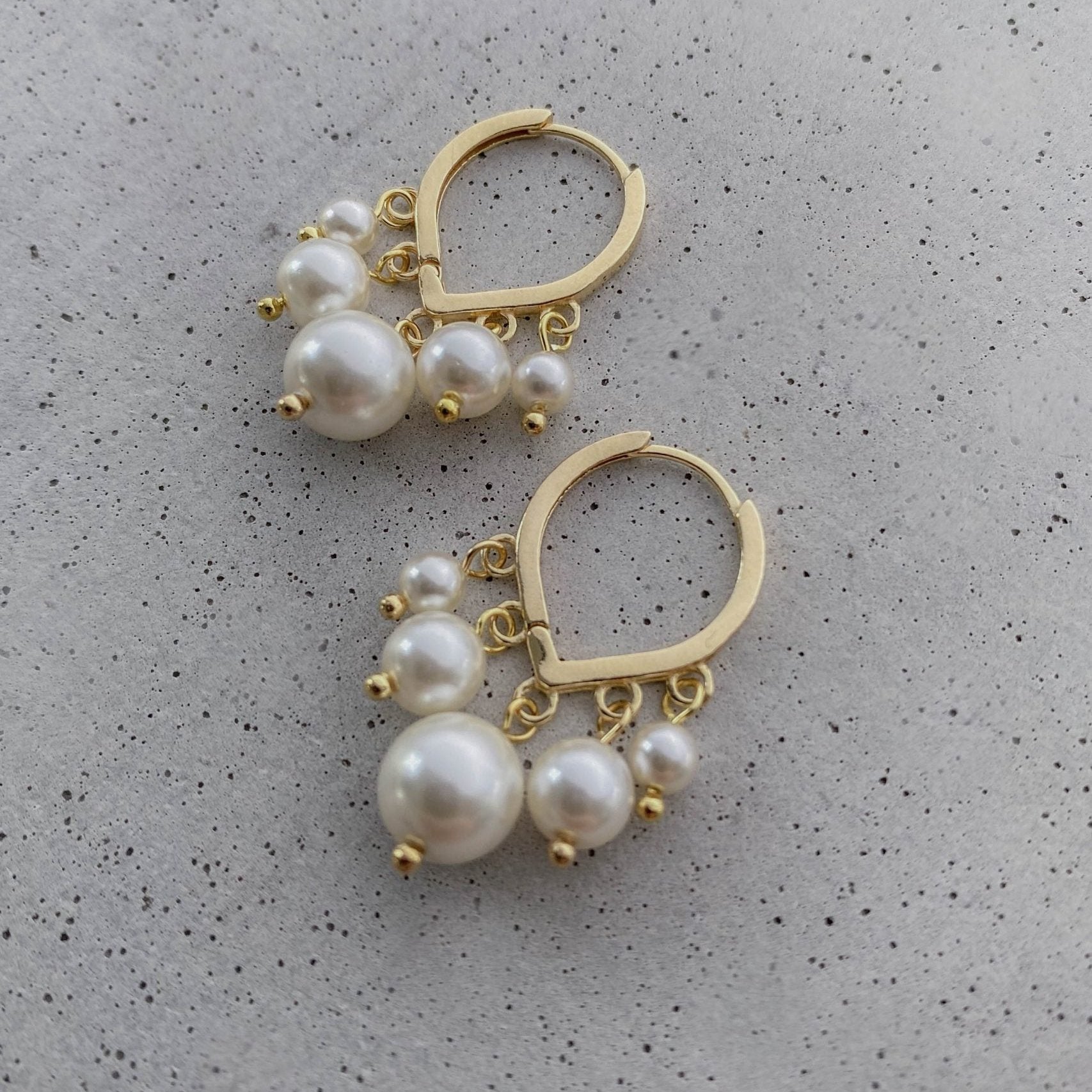 Brautohrring Freya mit Perlen in der Farbe Gold, 23293