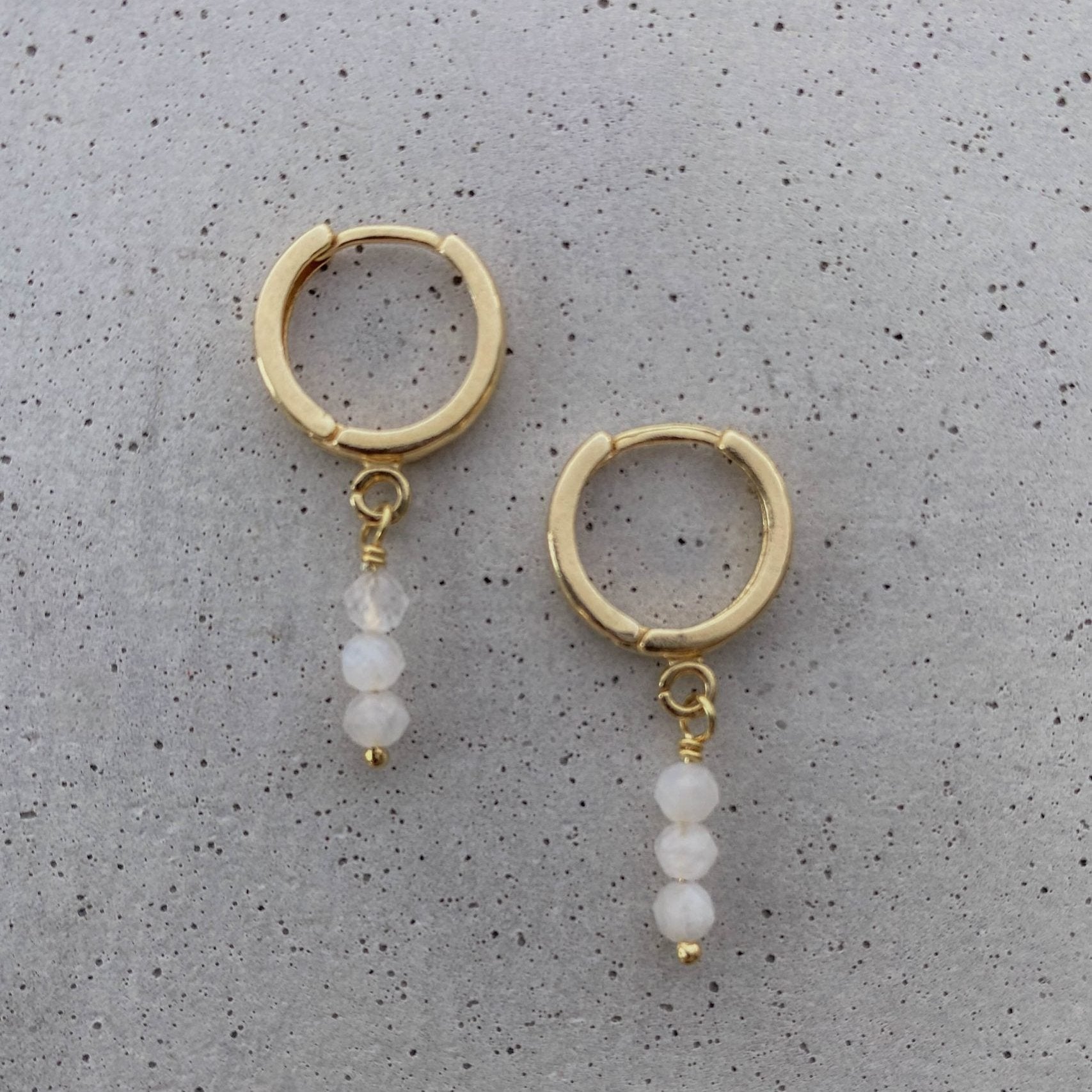 Luna Brautohrringe, Creolen mit Mondstein in der Farbe Gold, 23305