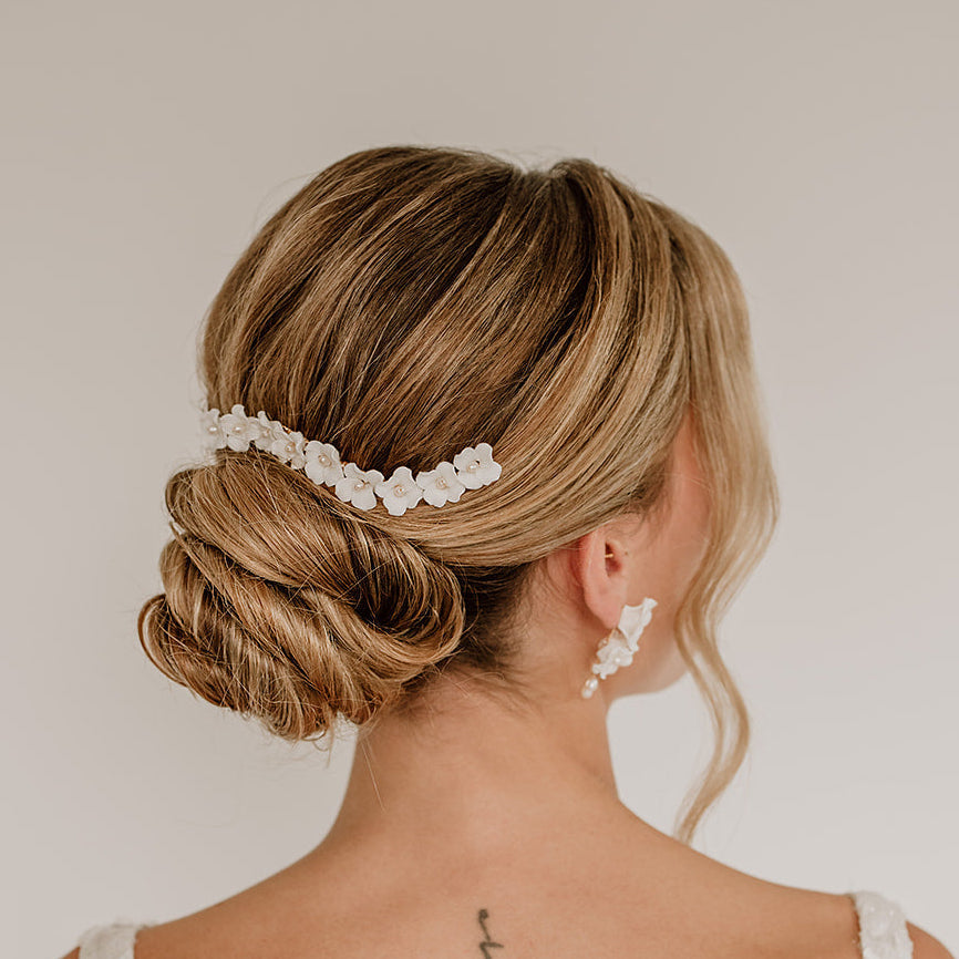 Coco Haarkamm dezent | weiße Blüten
