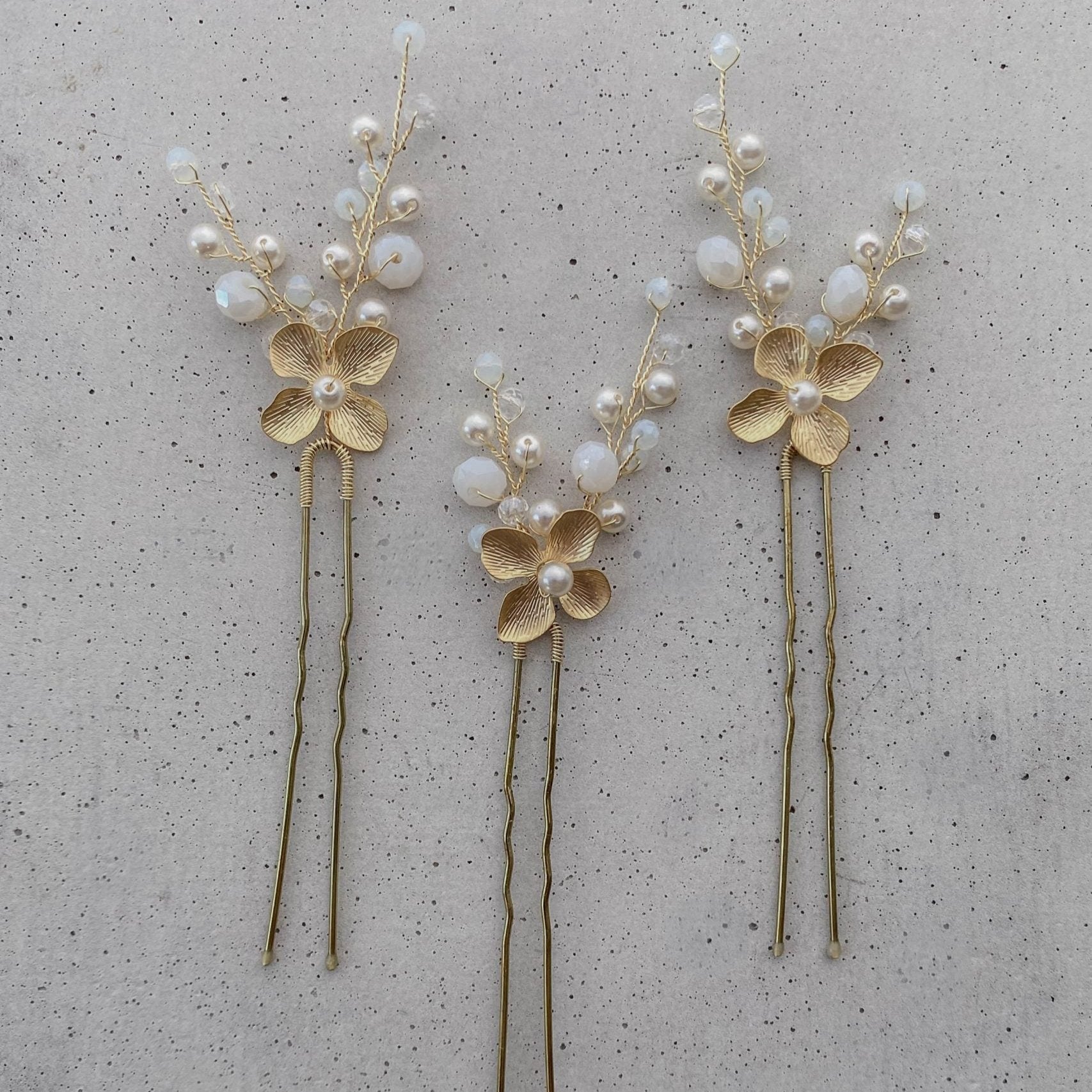 Babsi | Brauthaarschmuck - Haarnadeln mit Blüten und Perlen