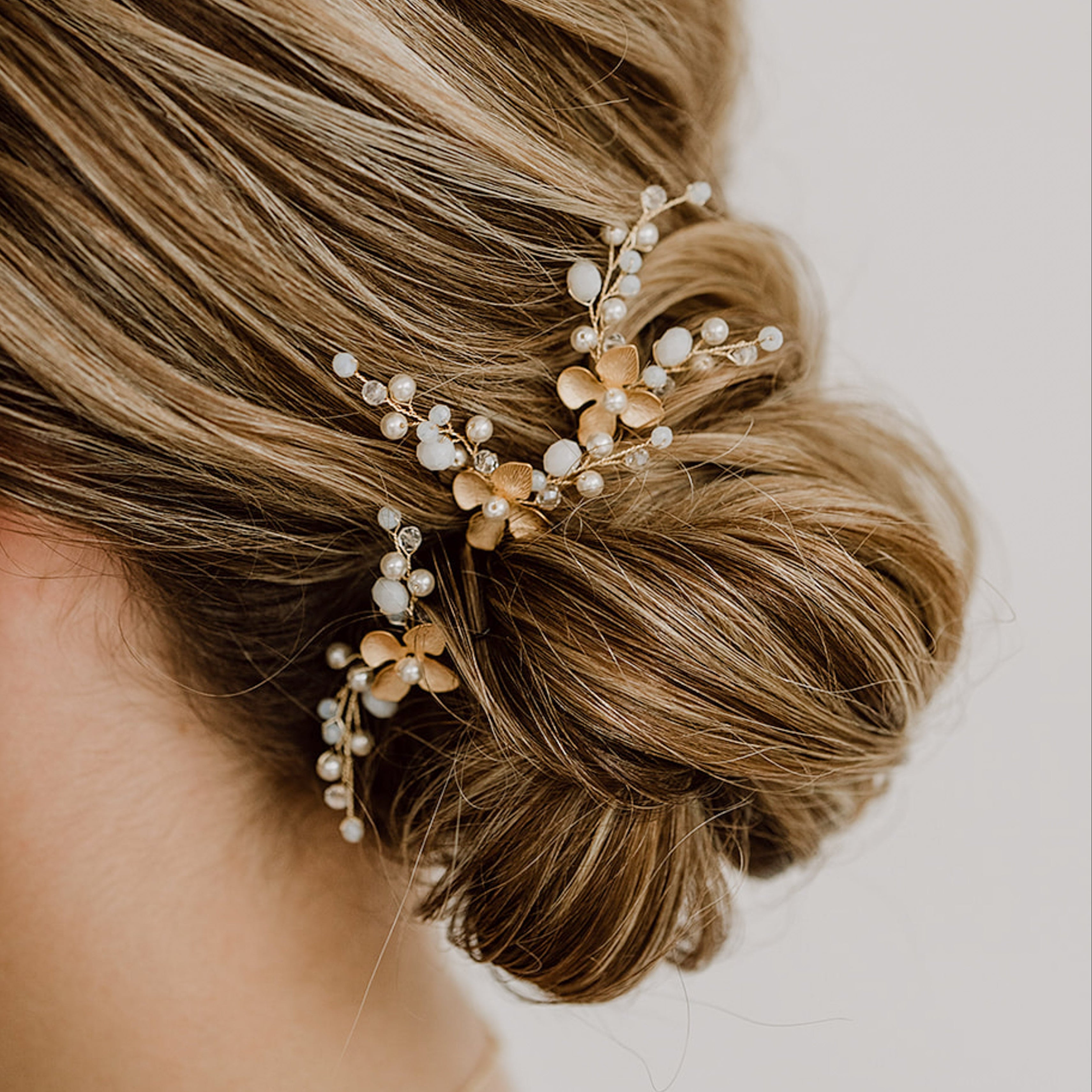 Babsi | Brauthaarschmuck - Haarnadeln mit Blüten und Perlen
