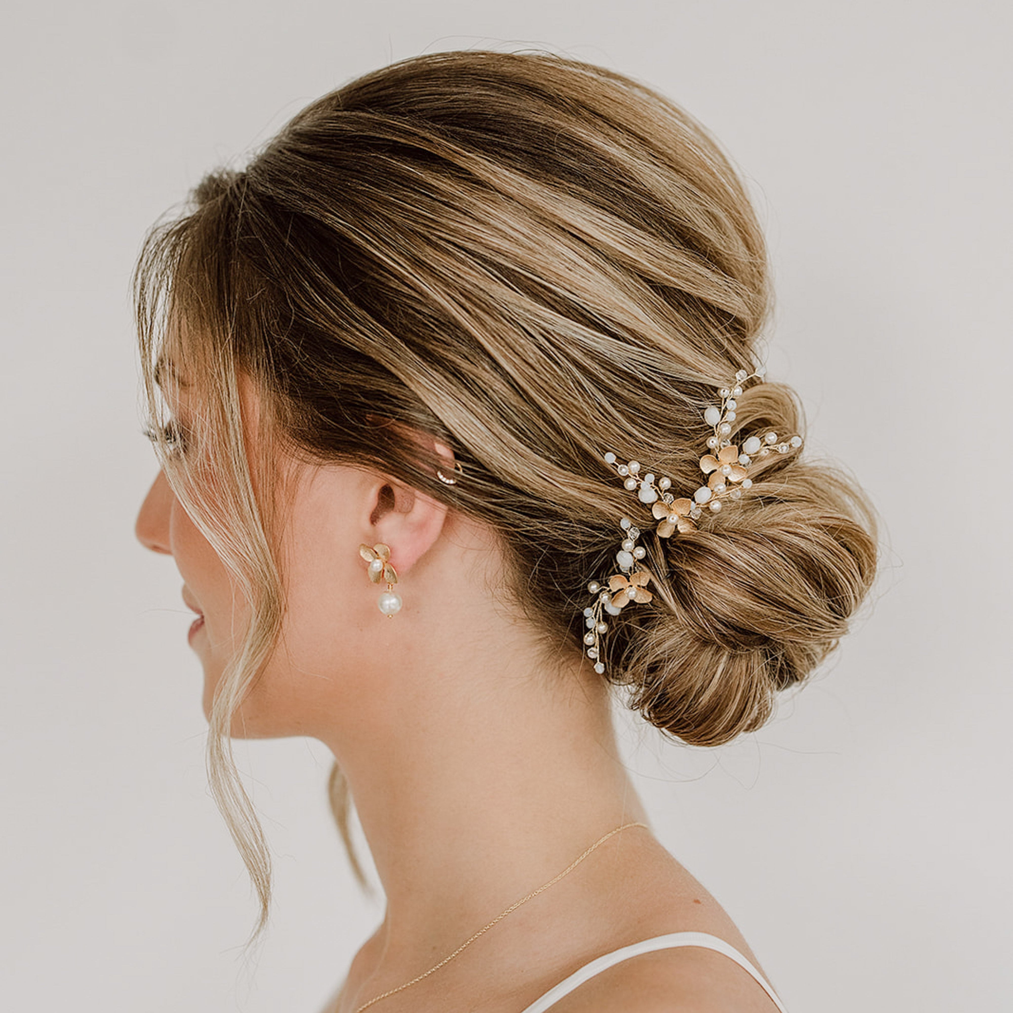 Babsi | Brauthaarschmuck - Haarnadeln mit Blüten und Perlen