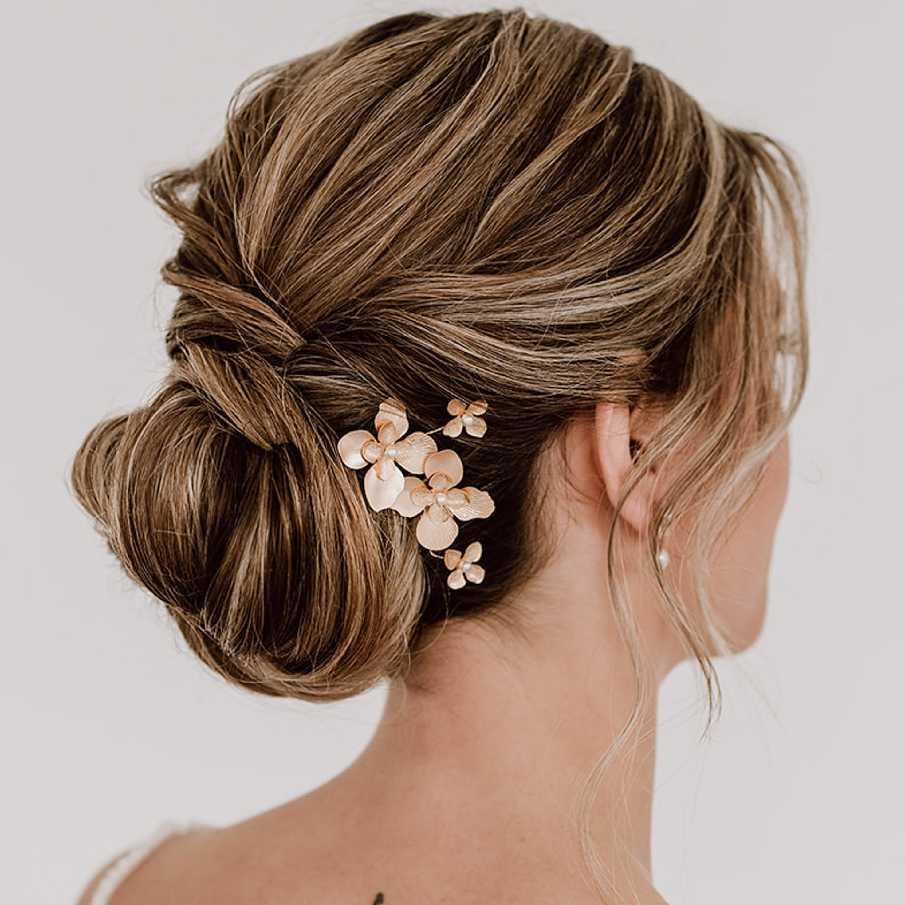 Vika | Haarschmuck Hochzeit - Haarnadeln mit Blüten und Perlen