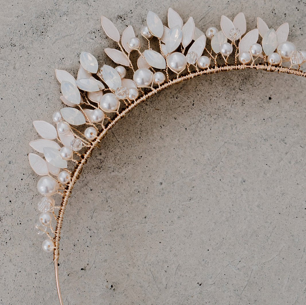 Greta | Diadem Krone - Braut Haarreif mit Perlen und Kristallen