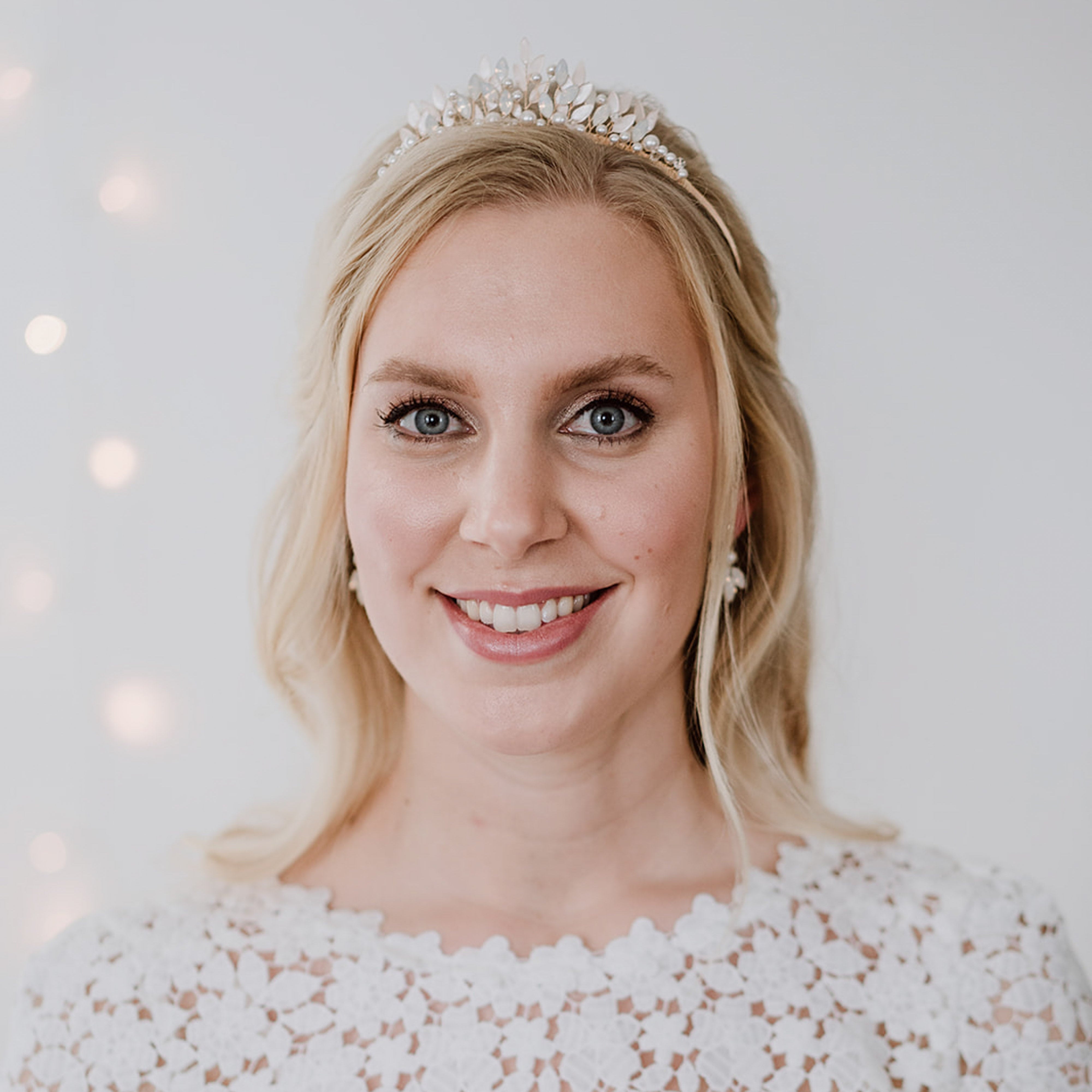 Greta | Diadem Krone - Braut Haarreif mit Perlen und Kristallen