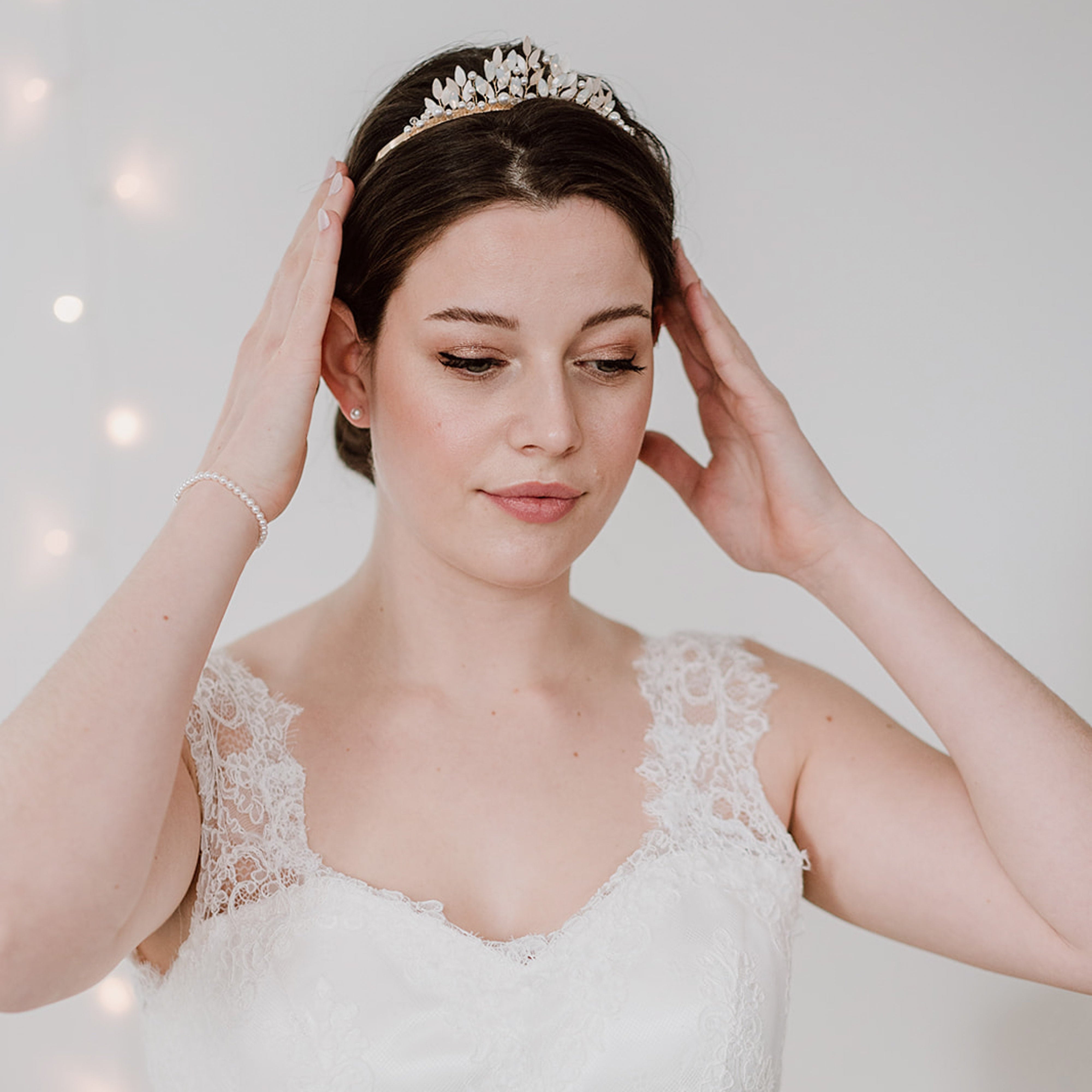 Greta | Diadem Krone - Braut Haarreif mit Perlen und Kristallen