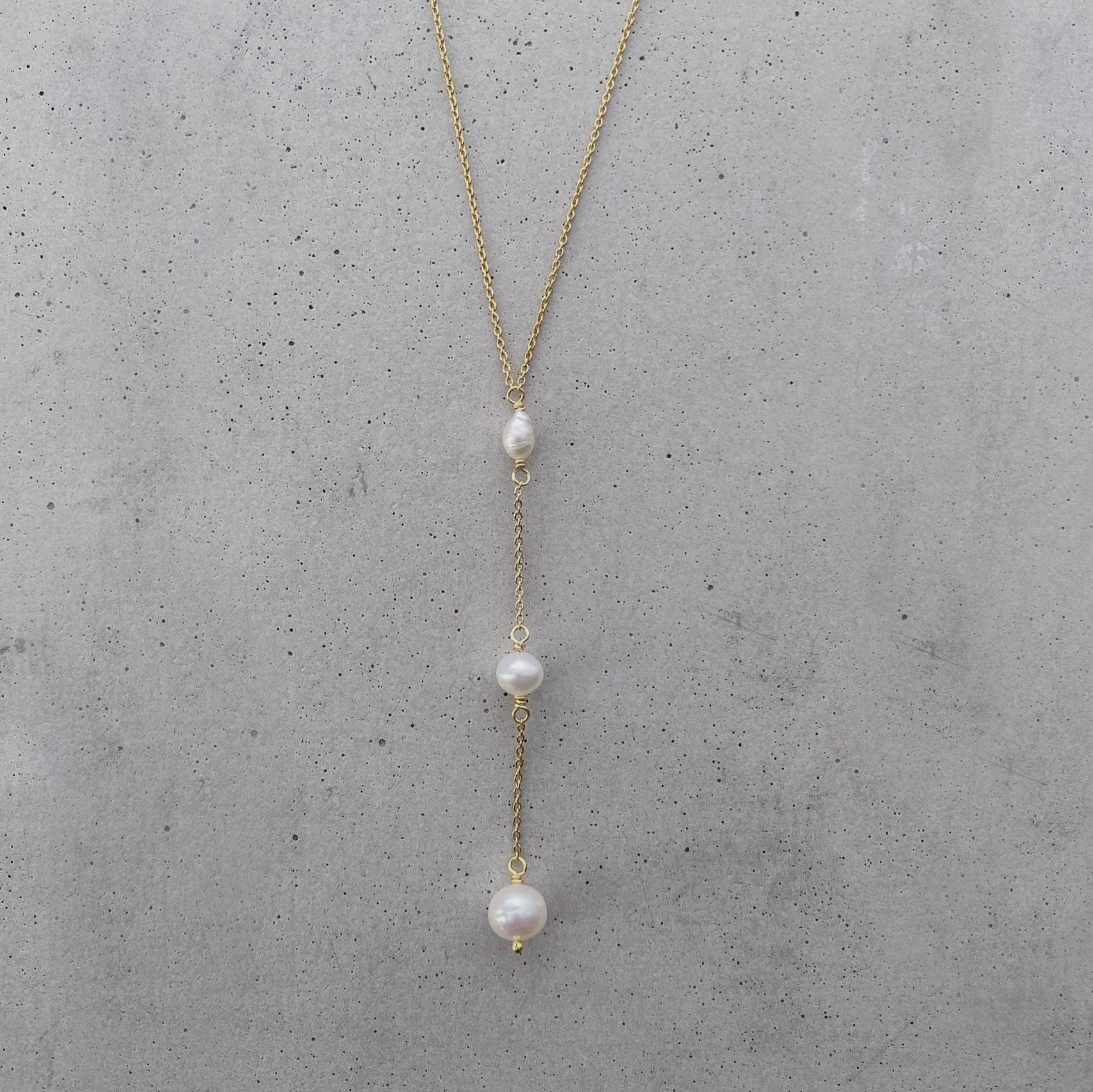 Y-Halskette Hochzeit mit Perlen Ava in der Farbe Gold