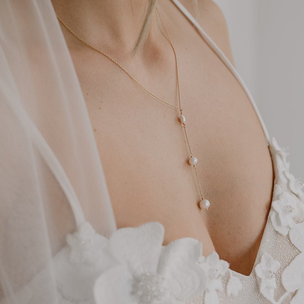 Y-Halskette Hochzeit mit Perlen Ava in der Farbe Gold