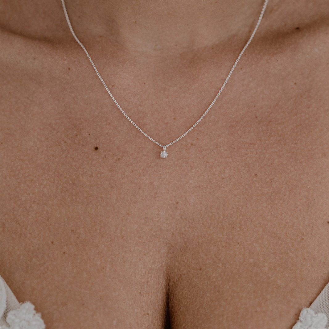 Sanna Halskette Hochzeit mit Zirkonia Kristall in der Farbe Silber