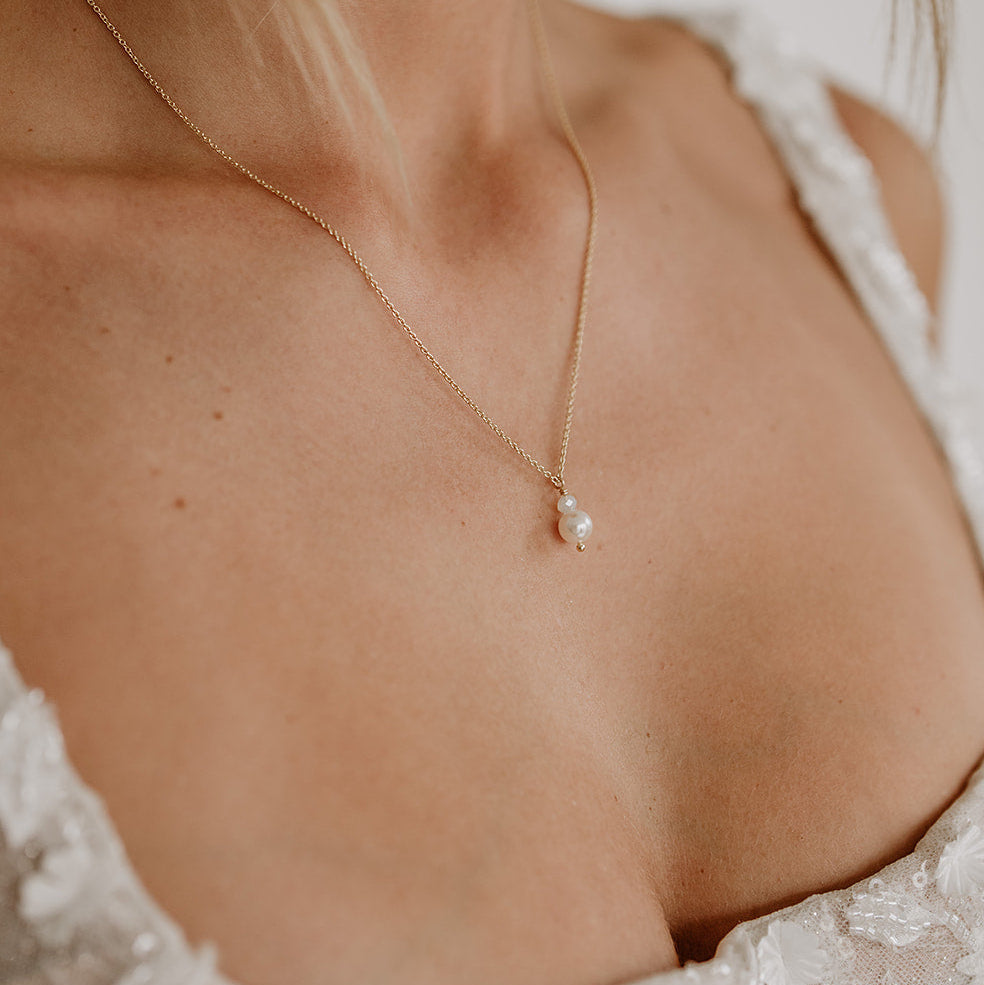 Ari | Halskette Braut mit Perle und Kristall dezent