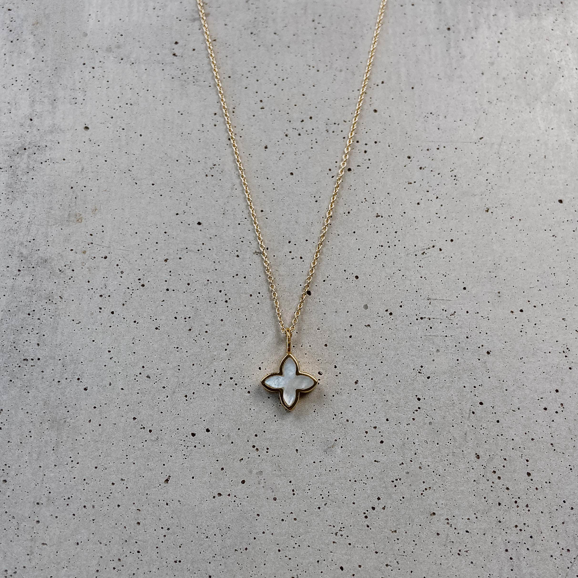 Daisy | Halskette Braut mit kleiner Blüte