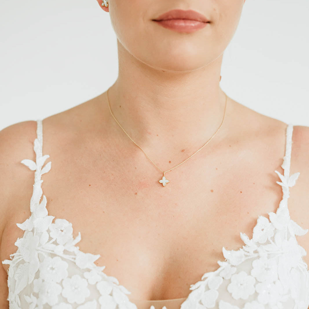 Daisy | Halskette Braut mit kleiner Blüte