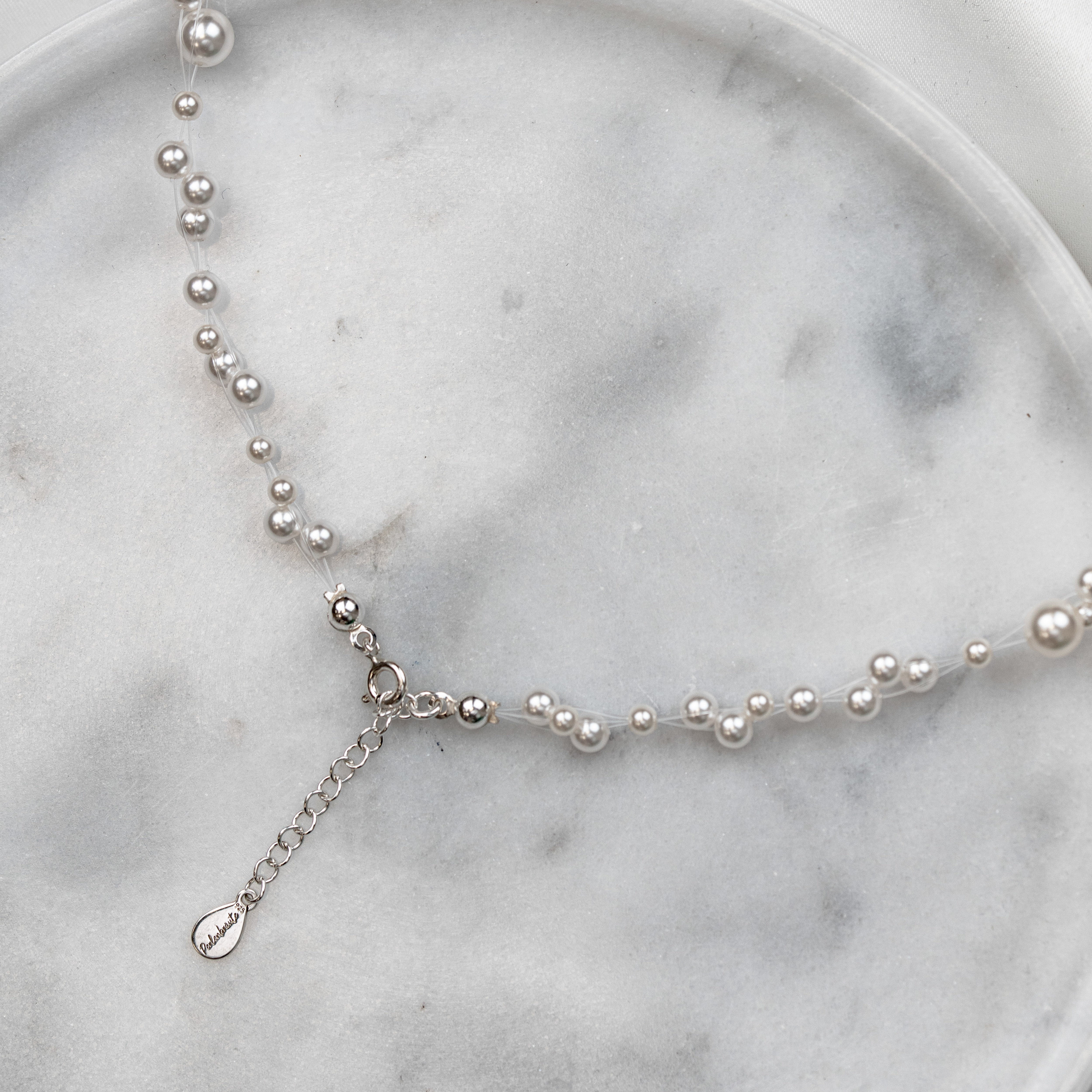 Jasmin | Braut Halskette mit Perlen schwebend