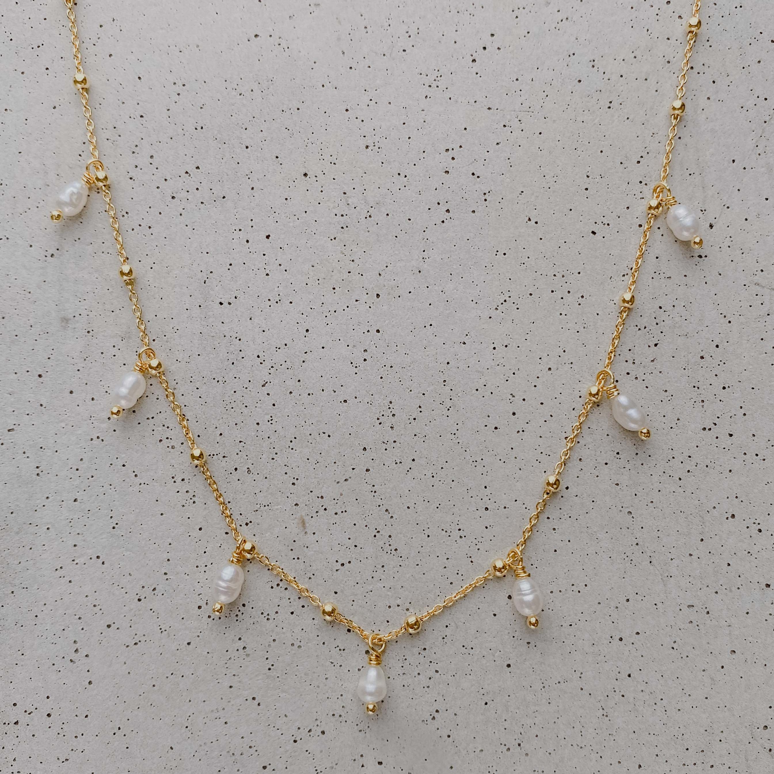 Brautkette mit Süßwasserperlen Kaya in der Farbe Gold