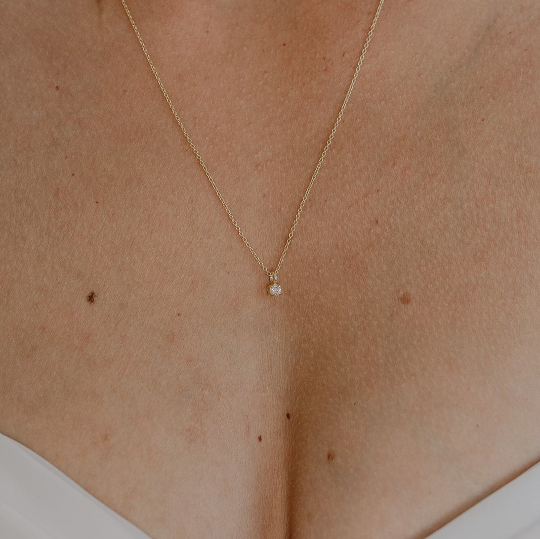 Sanna Halskette Hochzeit mit Zirkonia Kristall in der Farbe Gold