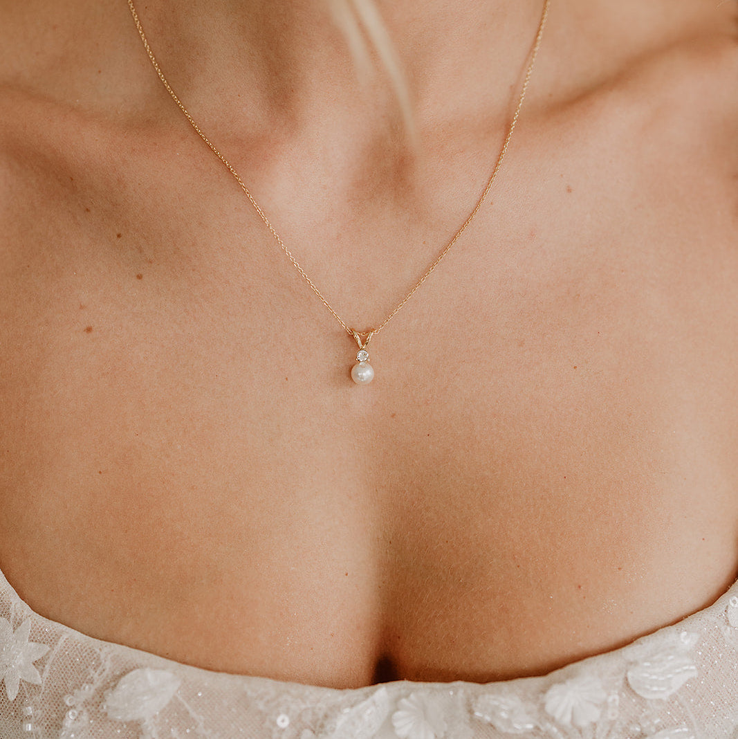 Smilla | Brauthalskette mit Perle und Zirkonia Kristall