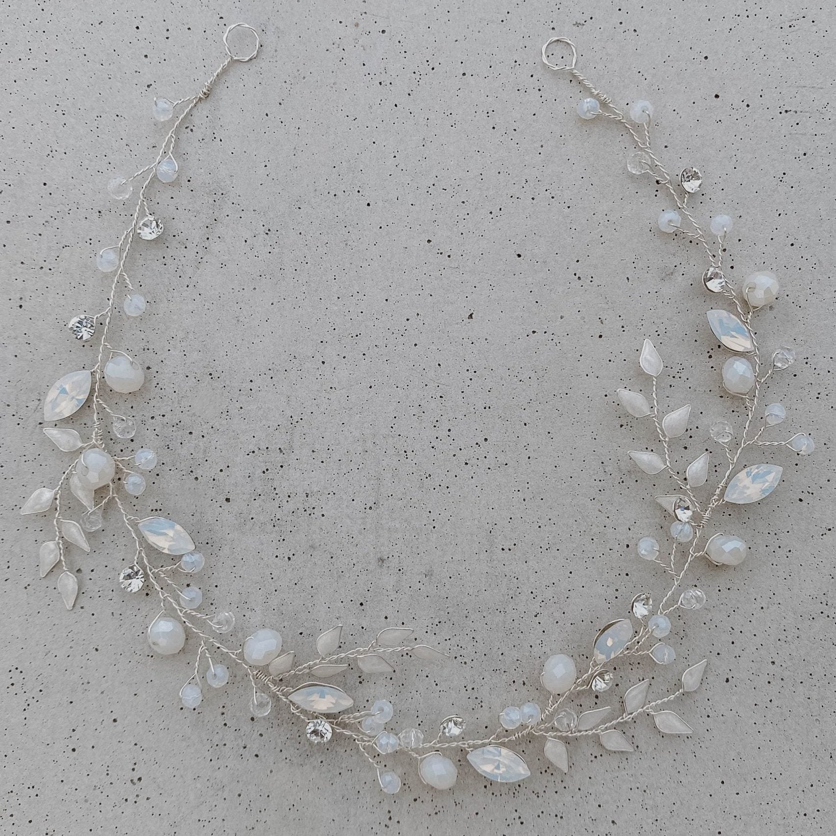 Lana Brauthaarschmuck, Headpiece mit Blättern und Kristallen in der Farbe Silber, 22156