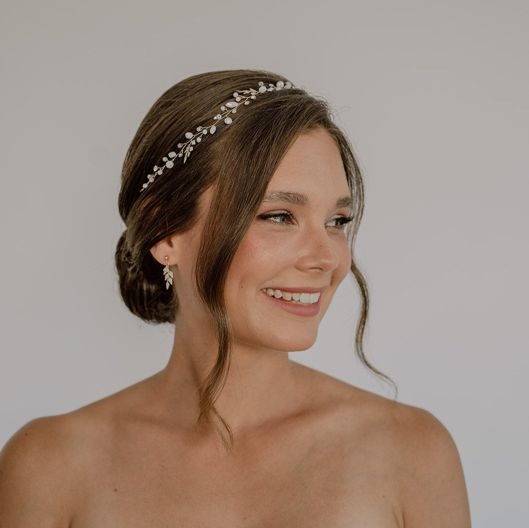 Lana Brauthaarschmuck, Headpiece mit Blättern und Kristallen in der Farbe Gold , 22157