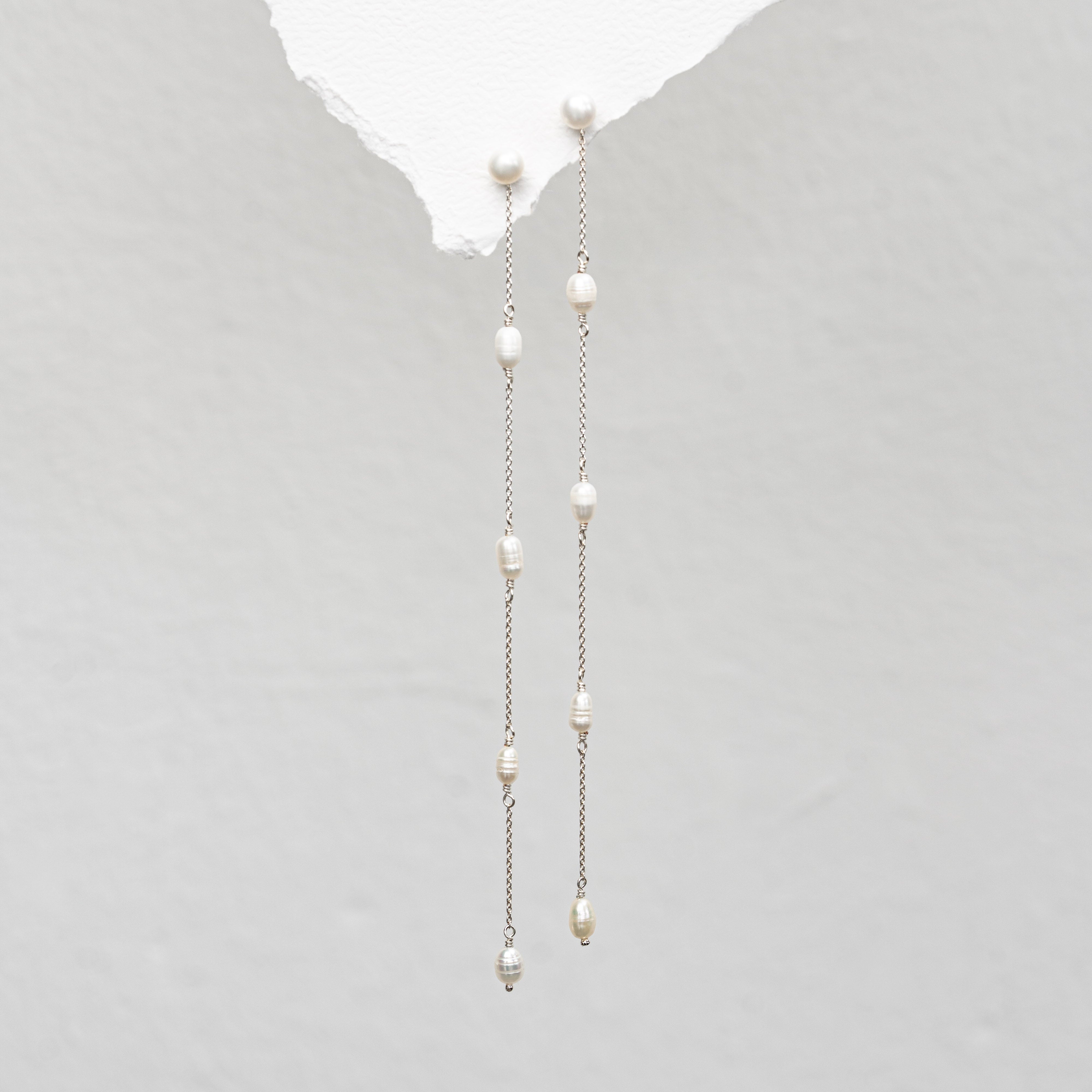 Maeve | Brautohrringe hängend mit kleinen Perlen lang