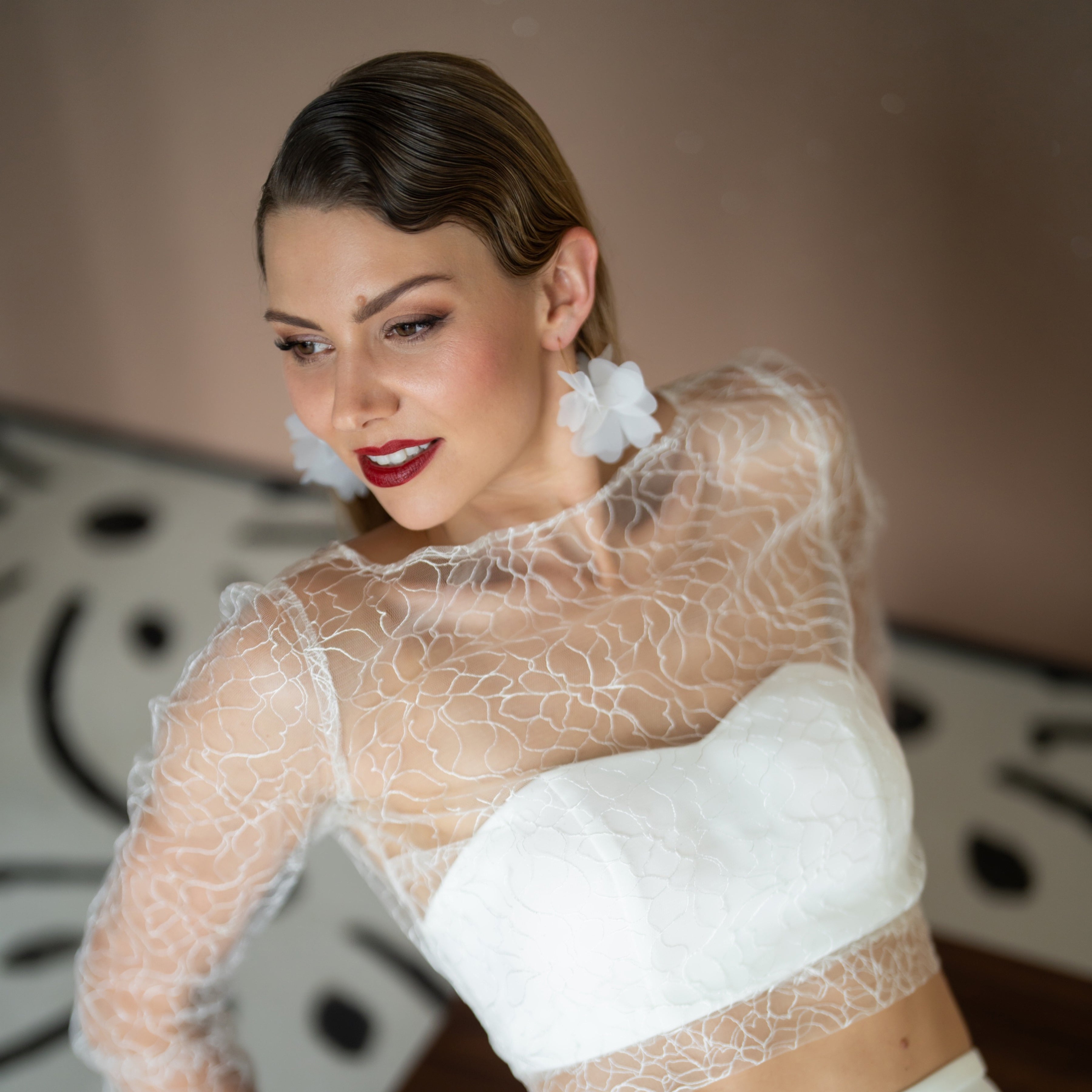 Flora | Brautohrringe - Creolen mit Stoffblüten