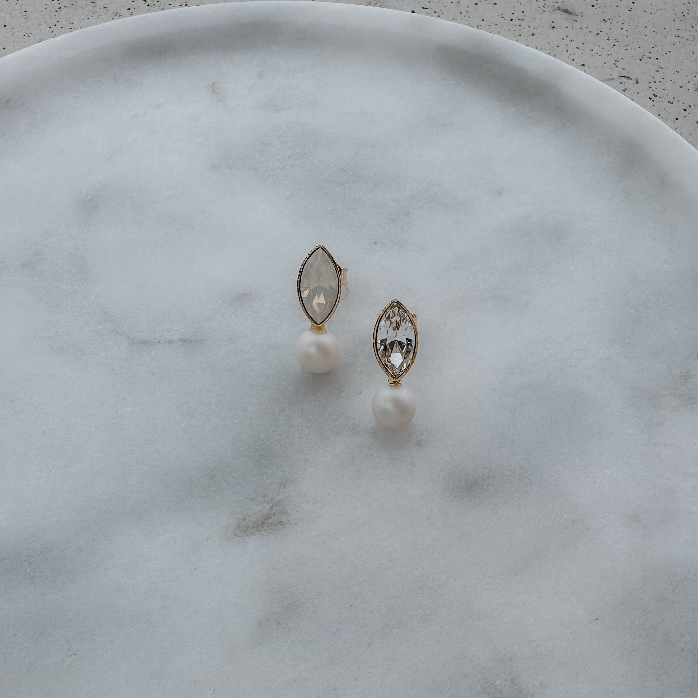 Ohrstecker Hochzeit Kylie mit Perle in der Farbe Gold, 23275