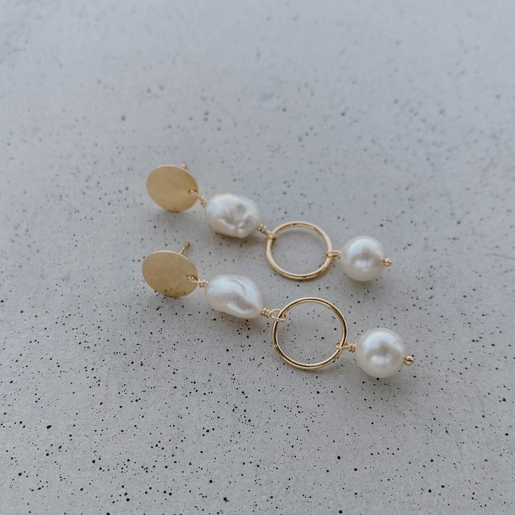 Ohrringe Hochzeit mit Perlen hängend Eve in der Farbe Gold