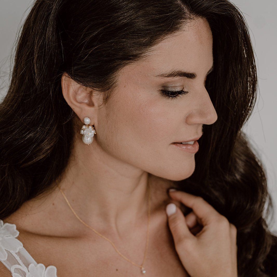 Sofie Brautohrringe mit Perlen und Blüten in der Farbe Gold, 22188