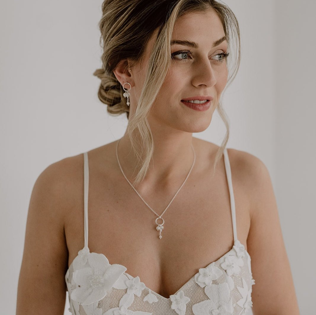 Halskette Hochzeit mit Perlen und Kreisanhänger Toni in der Farbe Silber