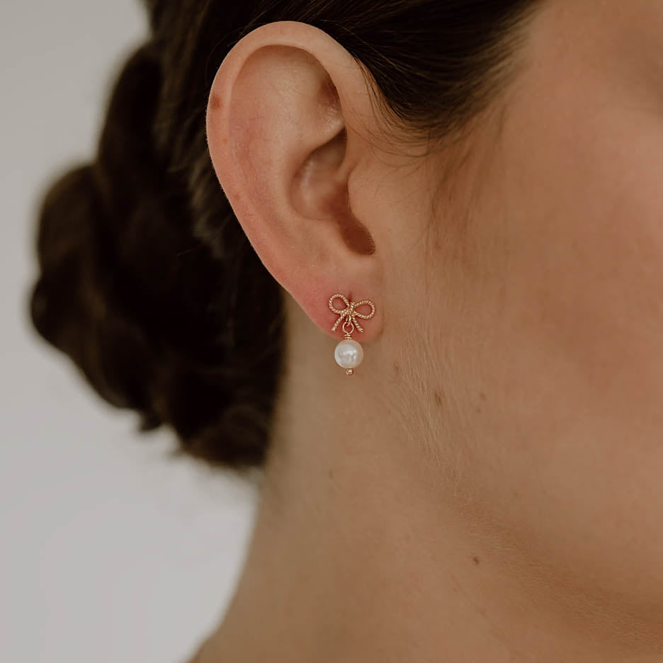 Pinella | Brautohrringe - Ohrringe mit Schleife und Perle