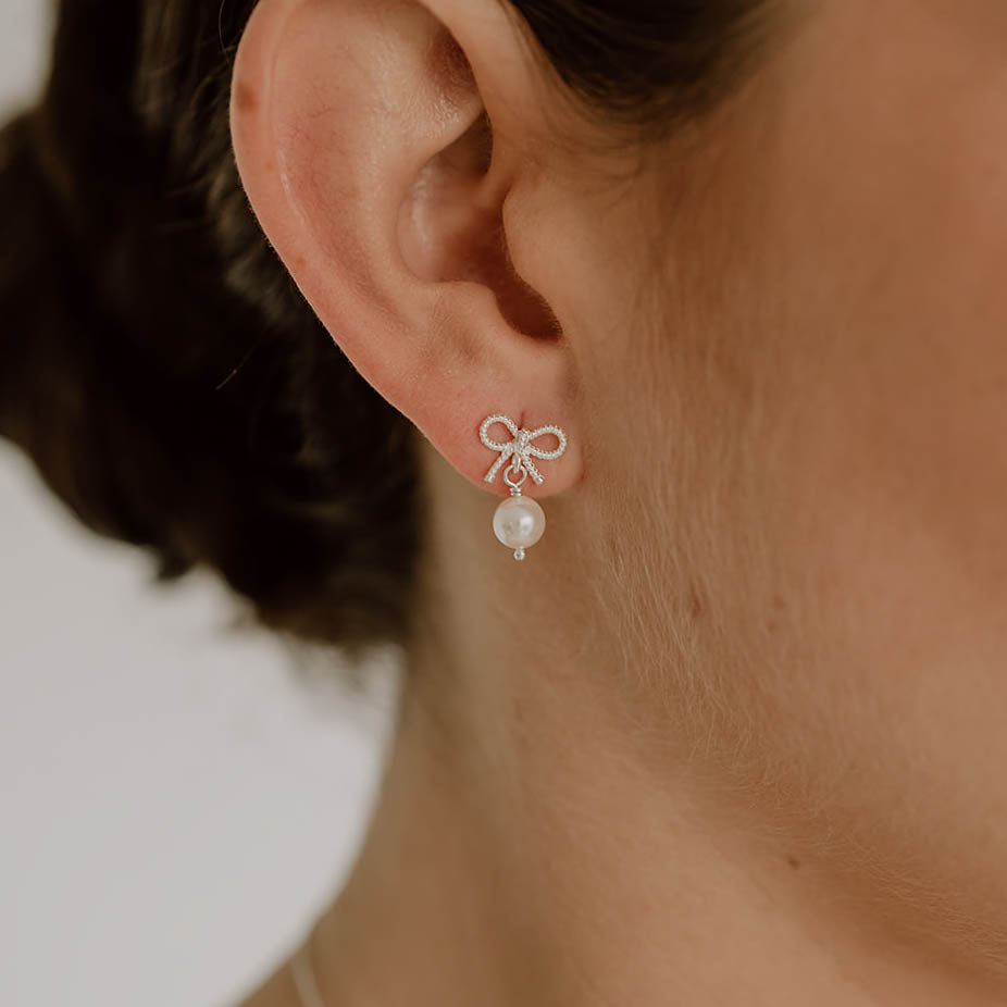 Pinella | Brautohrringe - Ohrringe mit Schleife und Perle