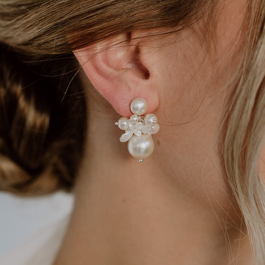 Sofie | Brautohrringe mit Perlen und Blüten